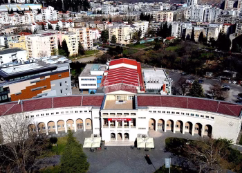 “Selo moje ljepše od Pariza” ponovo na turneji: Smijeh do suza stiže u Mostar i Livno