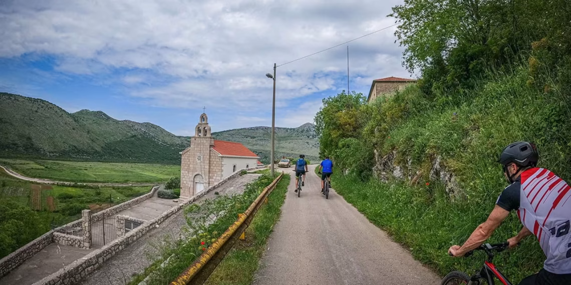 Ćiro biciklijada od Hutova do Ravnog u spomen na Nikšu Vuletića